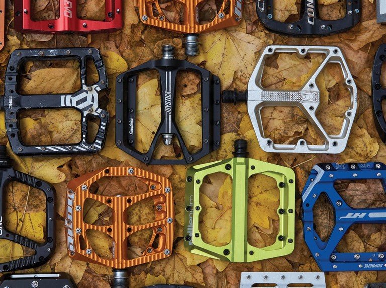Flat Pedals vs. Clipless Pedals: Which is Right for You? - UrbanCycling.com