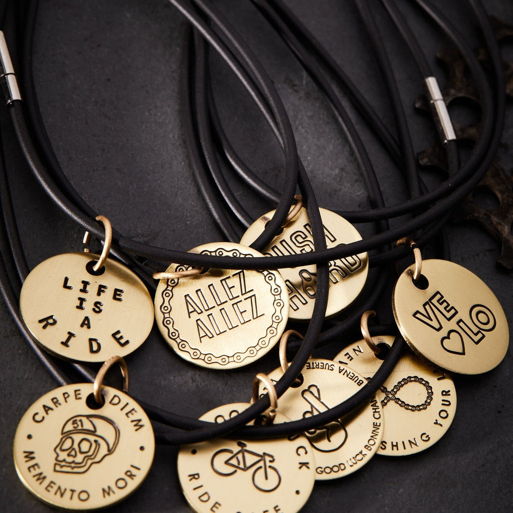 Charm Memento Mori - UrbanCycling.com
