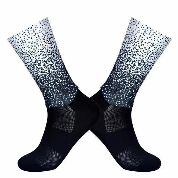 Stylish Summer Breathable Cycling Socks For Men Anti Slip Seamless Sports Cycling Socks For Men Modern Design Running Sports Socks - UrbanCycling.com